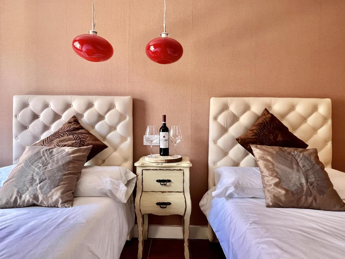Hostal Nomadas By Gloove فيلاألبا دي لا سايرا المظهر الخارجي الصورة