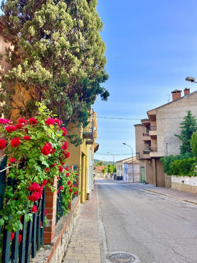 Hostal Nomadas By Gloove فيلاألبا دي لا سايرا المظهر الخارجي الصورة