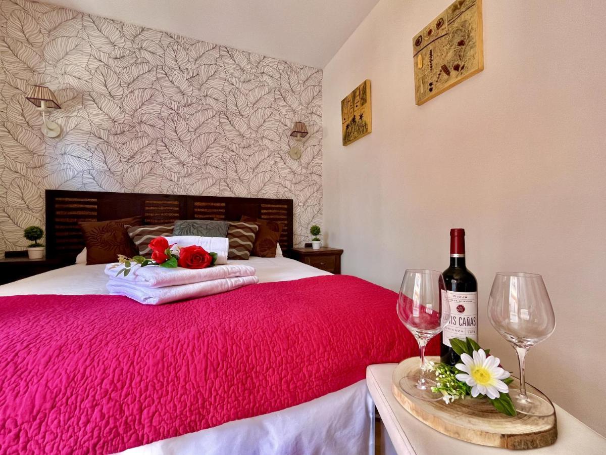 Hostal Nomadas By Gloove فيلاألبا دي لا سايرا المظهر الخارجي الصورة