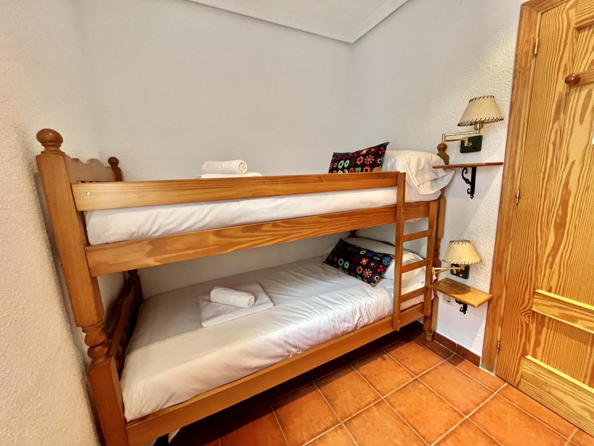 Hostal Nomadas By Gloove فيلاألبا دي لا سايرا المظهر الخارجي الصورة